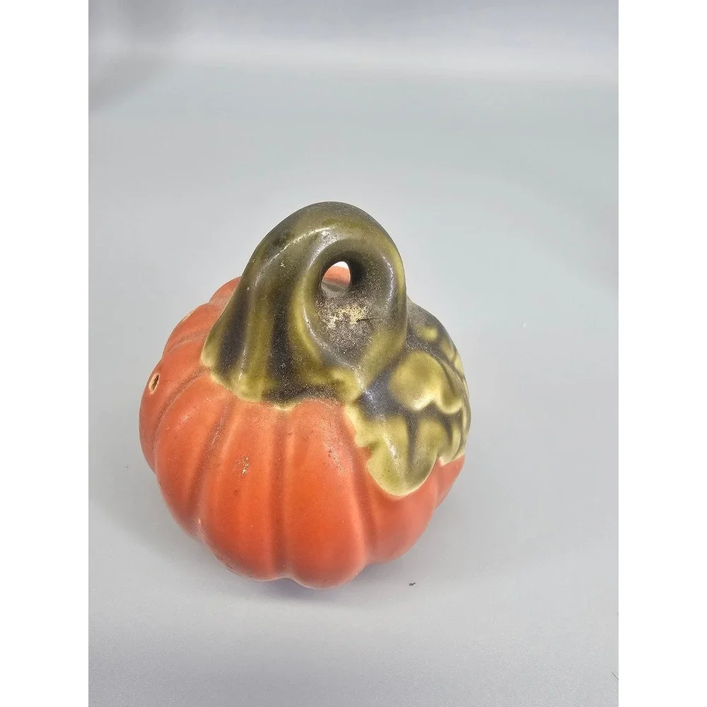 1 Pumpkin Shaker Small Excellent Orange Ceramic Fall Harvest Thanksgiving Decor